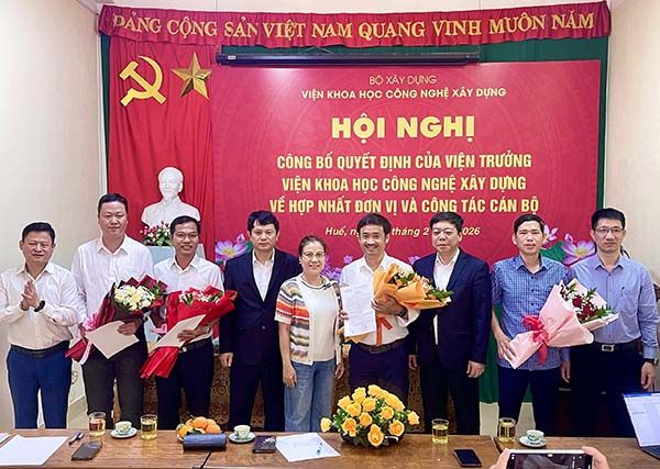 Hội nghị công bố quyết định hợp nhất đơn vị và công tác cán bộ 