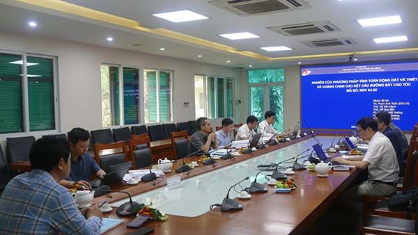 Hội đồng khoa học kỹ thuật chuyên ngành nghiệm thu kết quả nhiệm vụ “Nghiên cứu phương pháp tính toán động đất và thiết kế kháng chấn cho kết cấu đường sắt cao tốc, mã số RDV”, mã số RDV 04-25